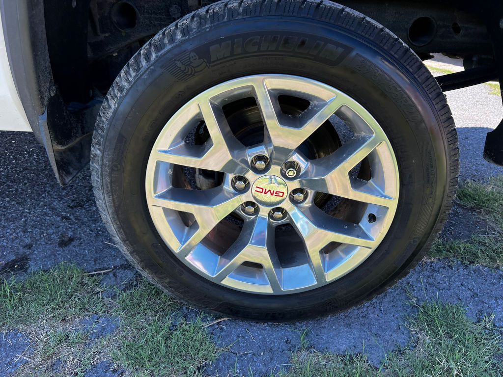 2018 GMC Sierra Image 9