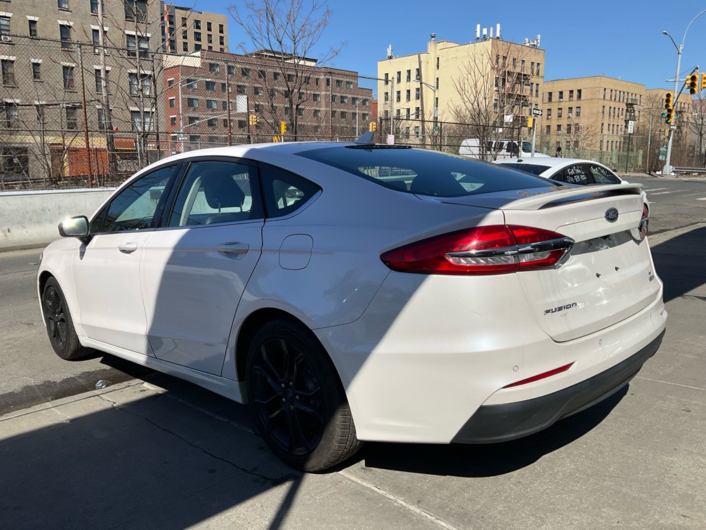 2020 Ford Fusion Image 5