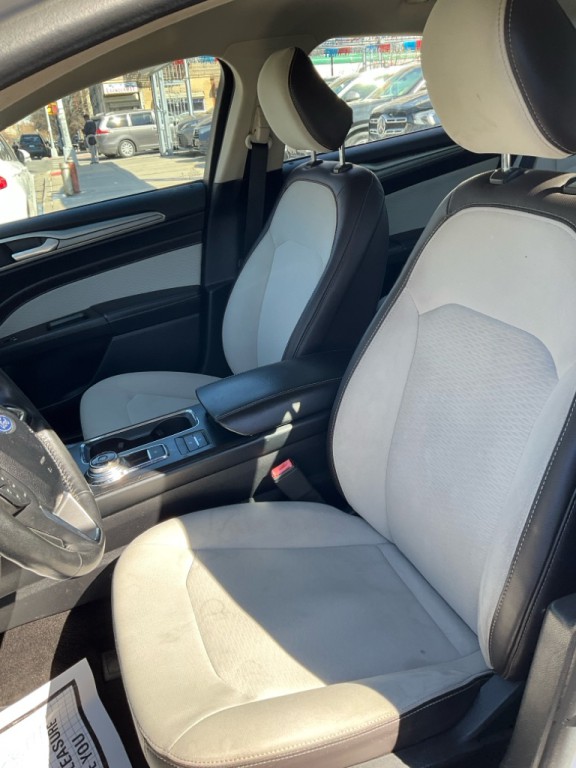 2020 Ford Fusion Image 10