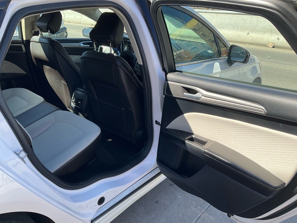 2020 Ford Fusion Image 15