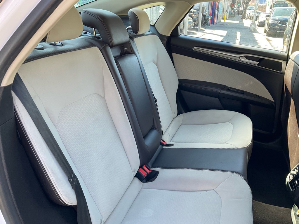 2020 Ford Fusion Image 16