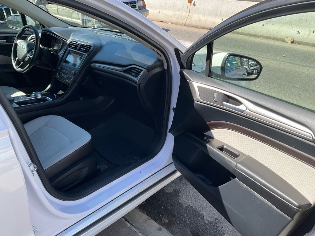 2020 Ford Fusion Image 17
