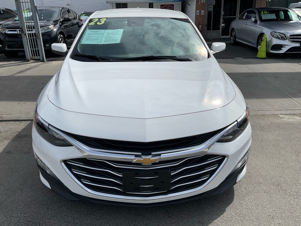 2023 Chevrolet Malibu Image 2