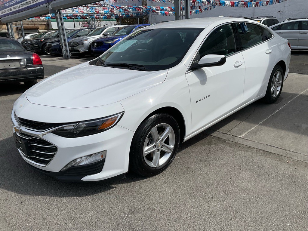 2023 Chevrolet Malibu Image 3