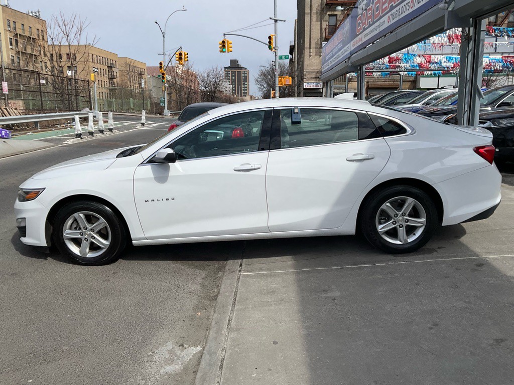 2023 Chevrolet Malibu Image 4