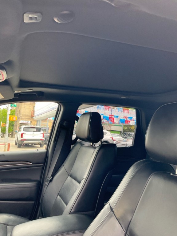 2018 Jeep Grand Cherokee Image 11