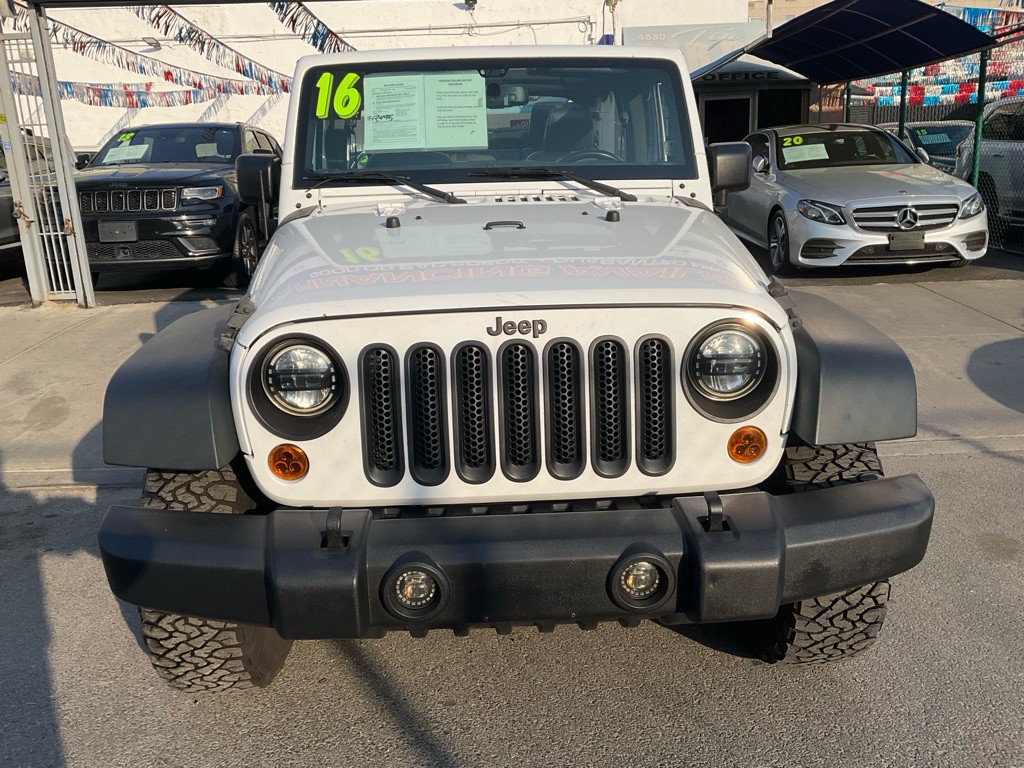 2016 Jeep Wrangler Unlimited Image 2
