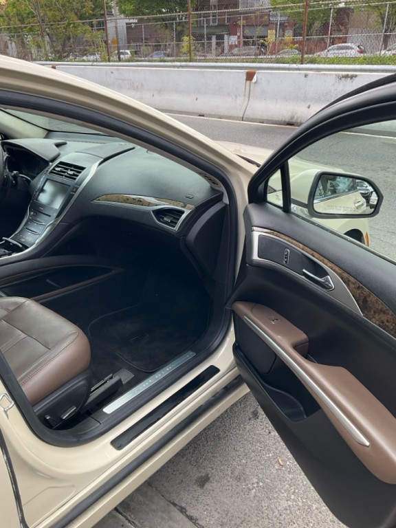2014 Lincoln MKZ Image 18