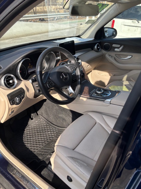 2019 Mercedes-Benz GLC-Class Image 9