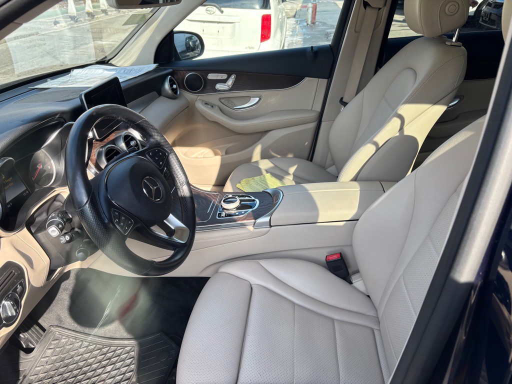 2019 Mercedes-Benz GLC-Class Image 10