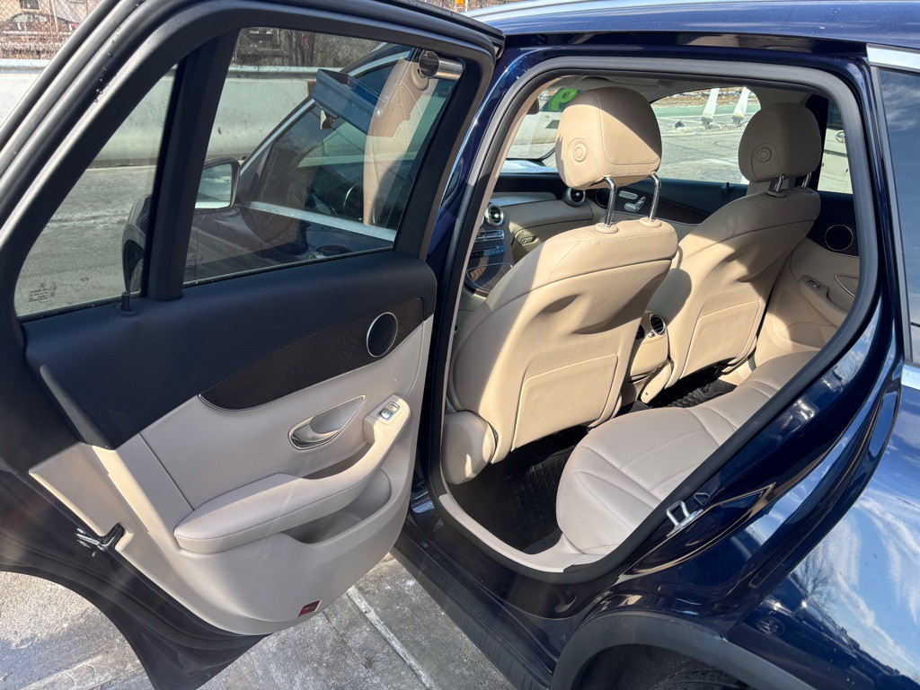2019 Mercedes-Benz GLC-Class Image 13