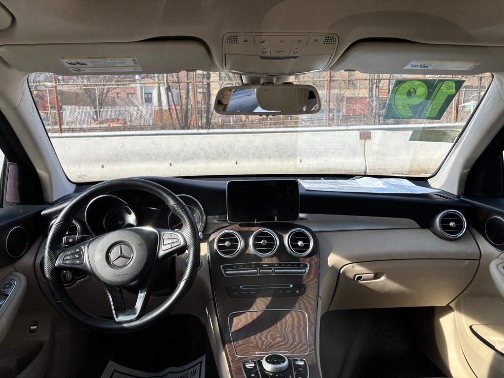 2019 Mercedes-Benz GLC-Class Image 14