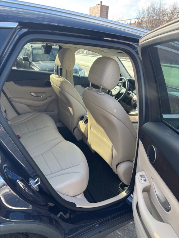 2019 Mercedes-Benz GLC-Class Image 16