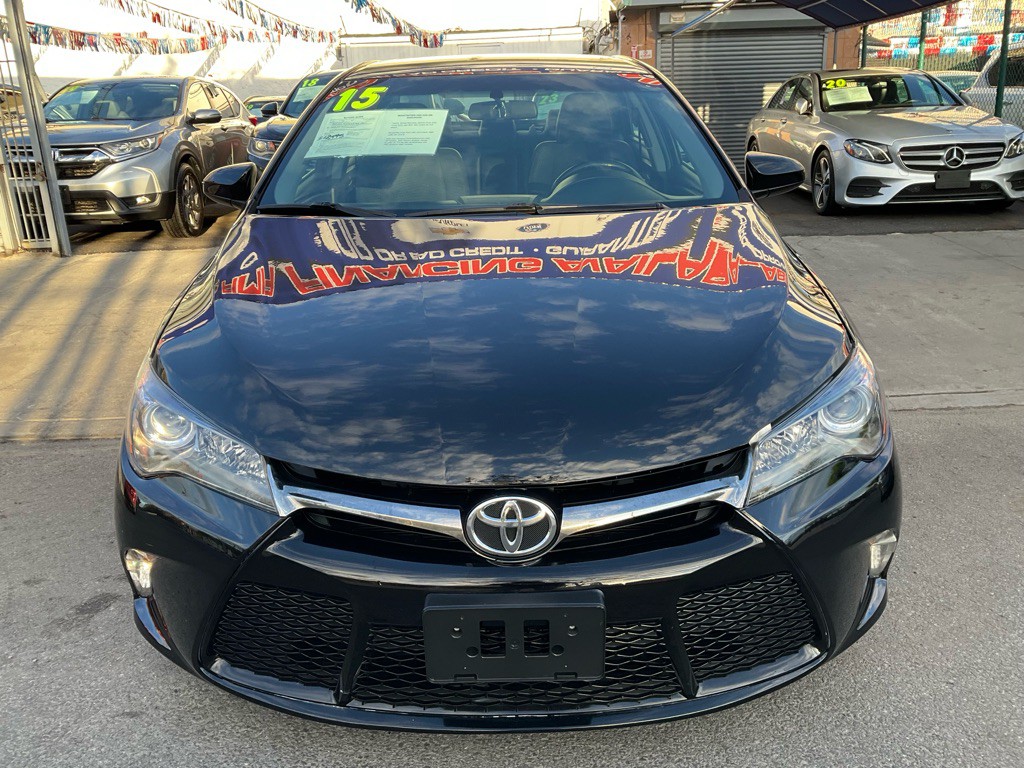 2015 Toyota Camry Image 2