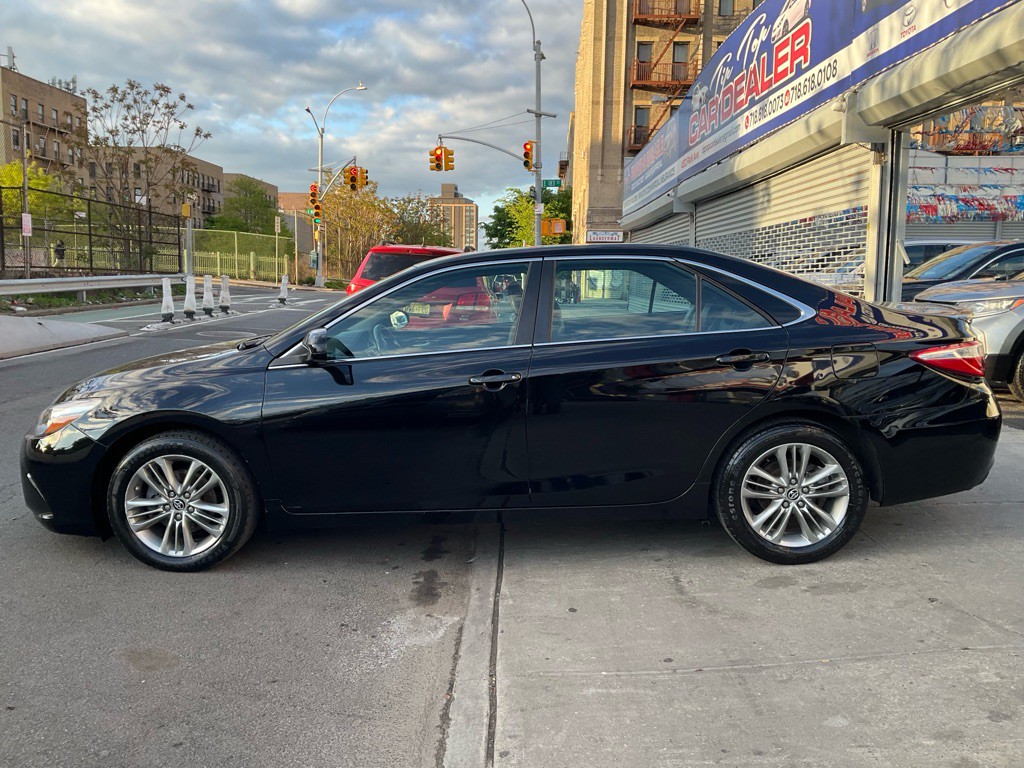 2015 Toyota Camry Image 4