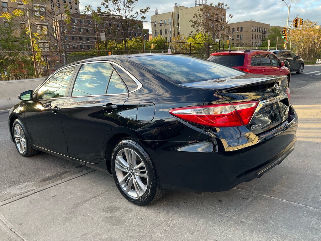 2015 Toyota Camry Image 5