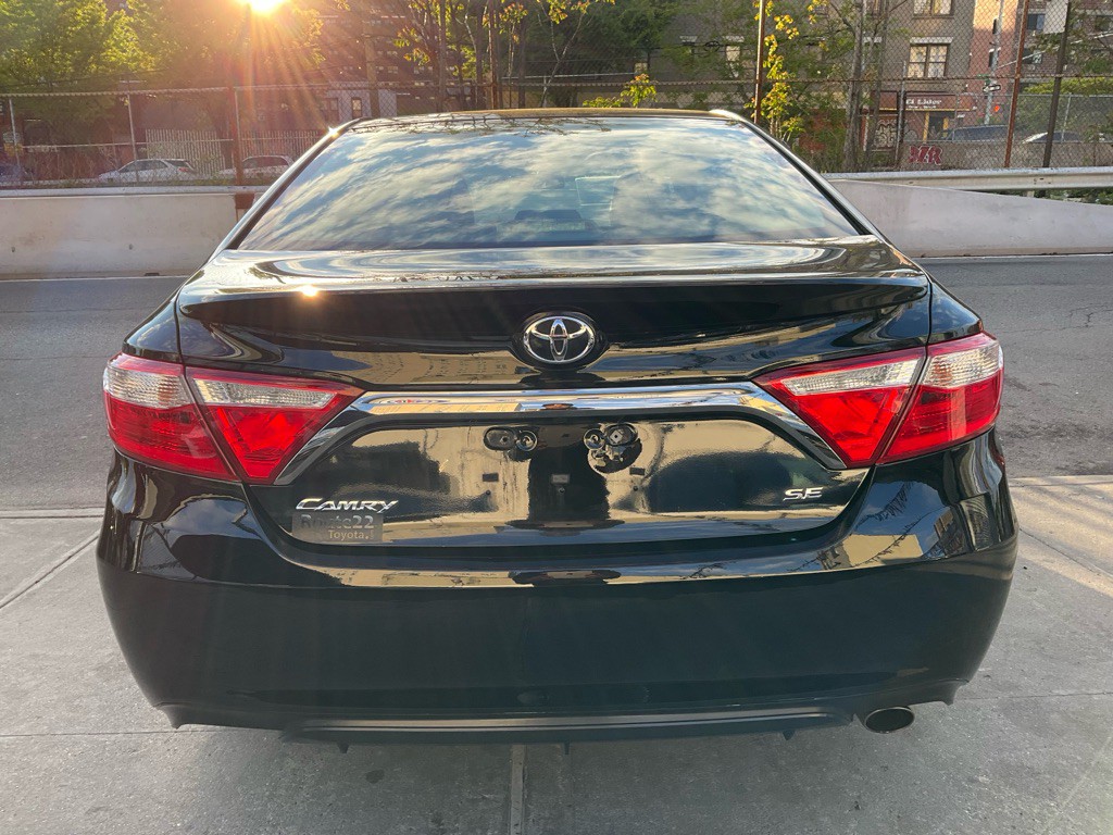 2015 Toyota Camry Image 6
