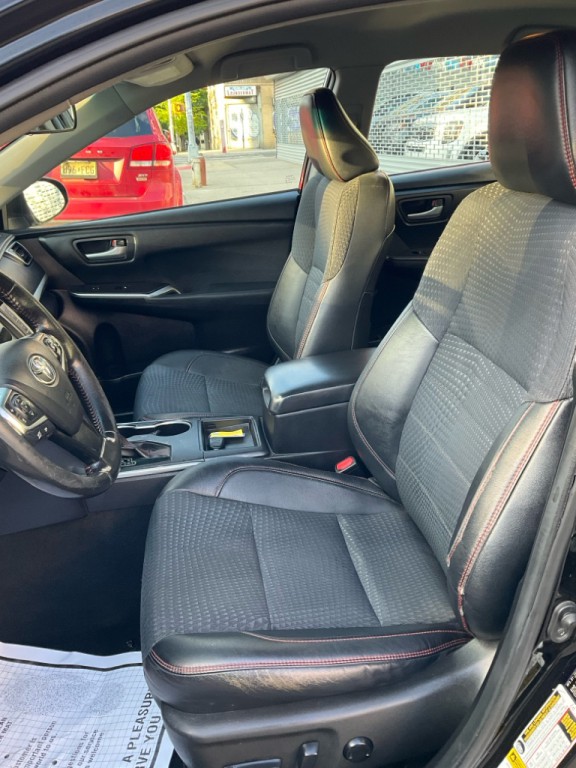 2015 Toyota Camry Image 10