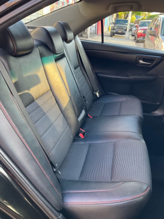 2015 Toyota Camry Image 14