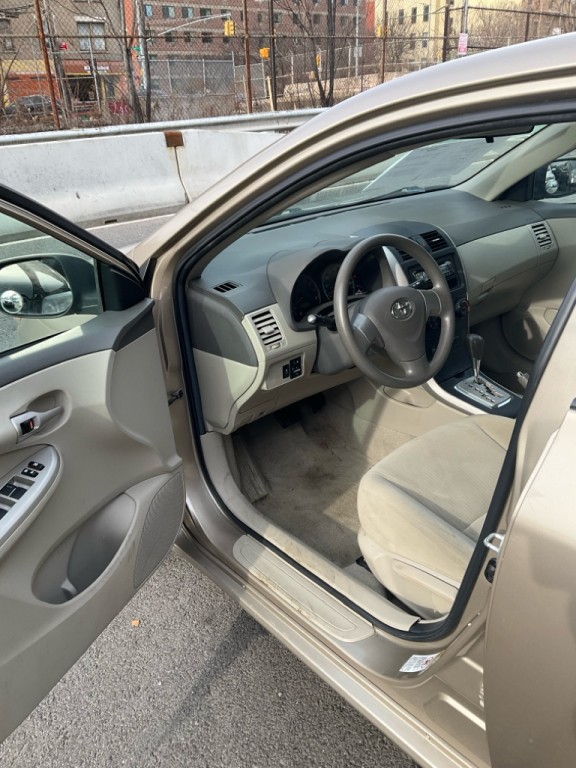 2010 Toyota Corolla Image 10