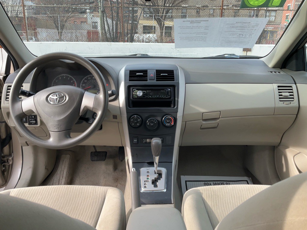 2010 Toyota Corolla Image 12