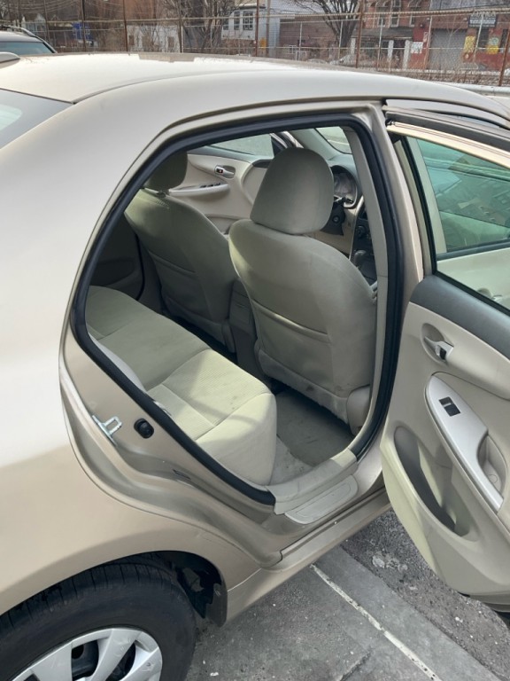 2010 Toyota Corolla Image 14