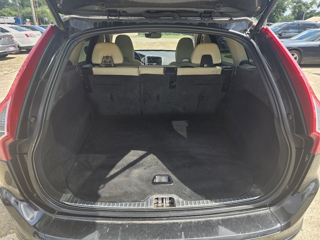 2016 Volvo XC60 Image 9