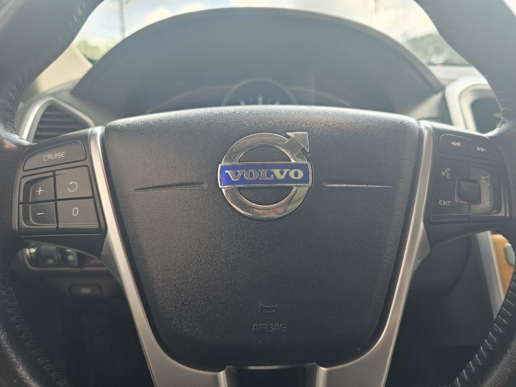 2016 Volvo XC60 Image 14