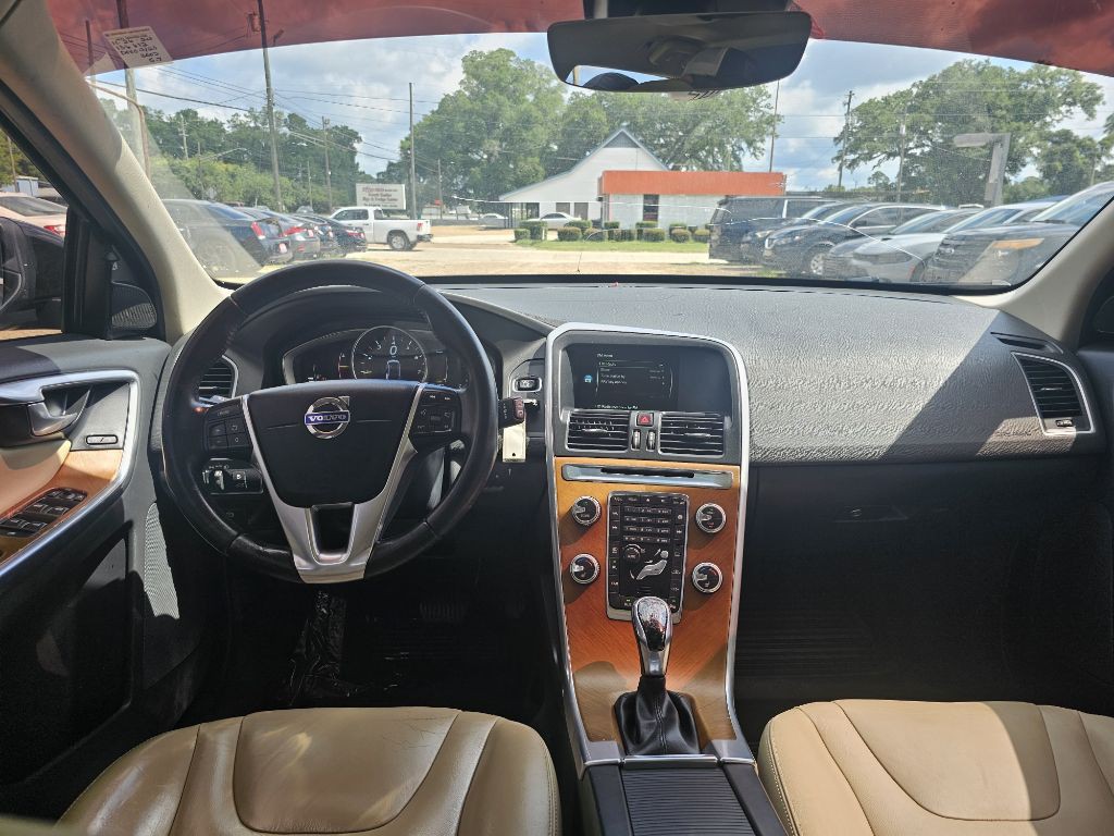 2016 Volvo XC60 Image 17