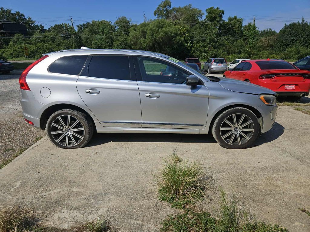 2017 Volvo XC60 Image 6