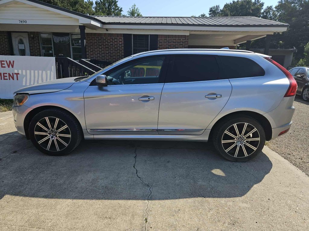 2017 Volvo XC60 Image 1