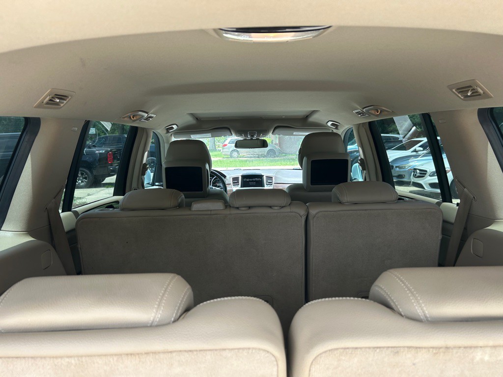 2016 Mercedes-Benz GL-Class Image 10