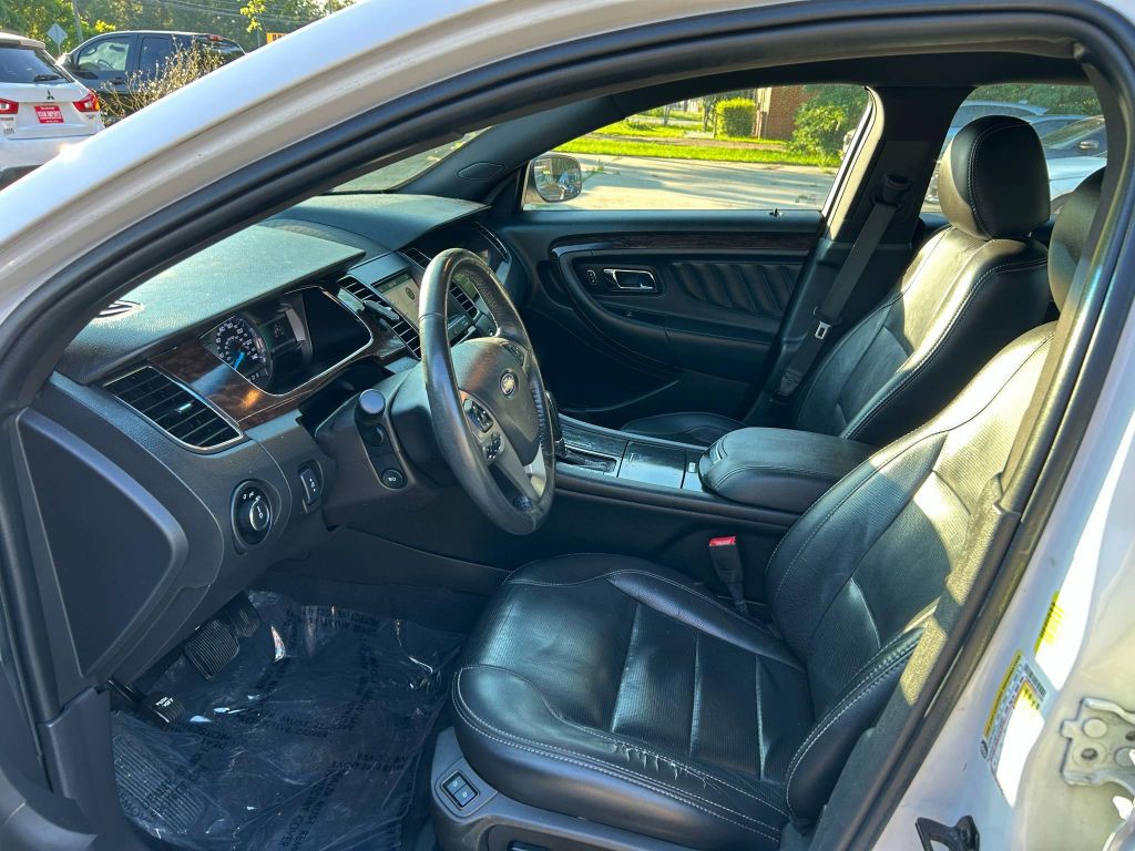 2019 Ford Taurus Image 8