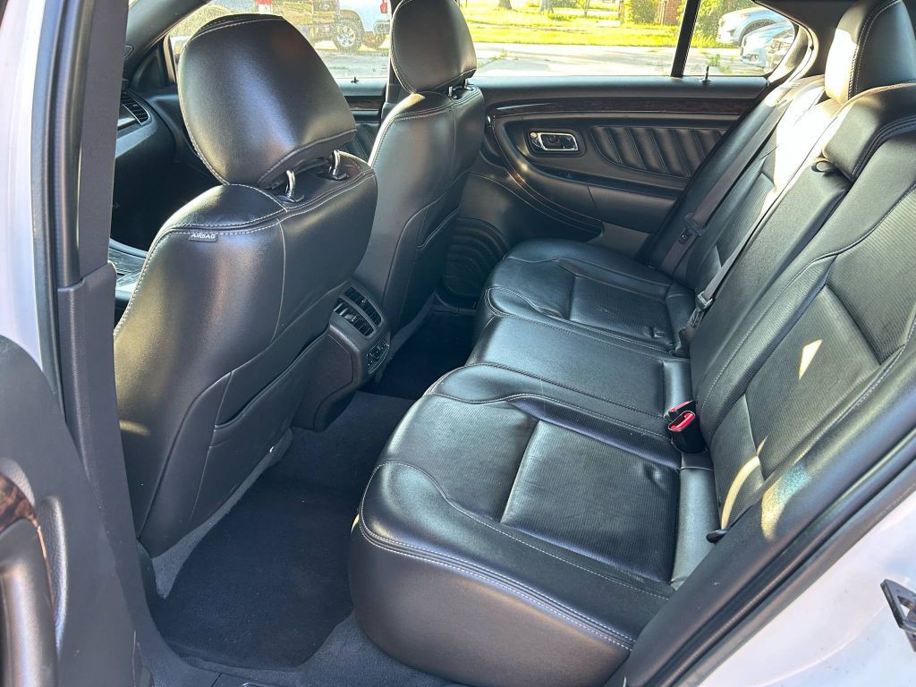 2019 Ford Taurus Image 10
