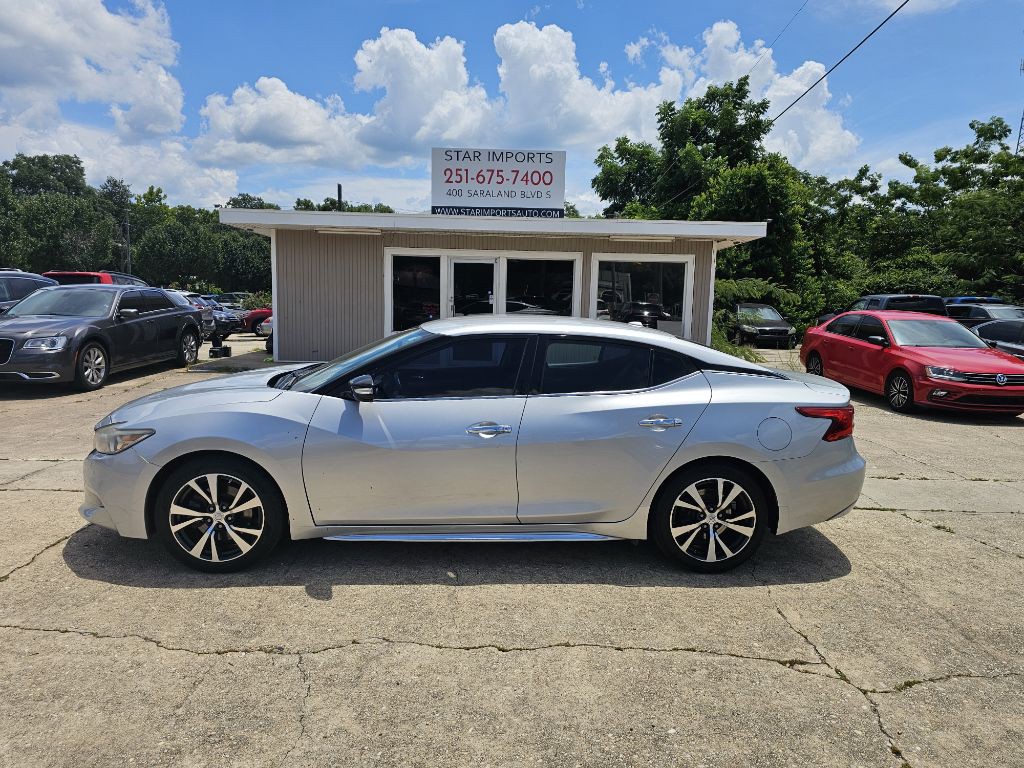 2017 Nissan Maxima Image 2