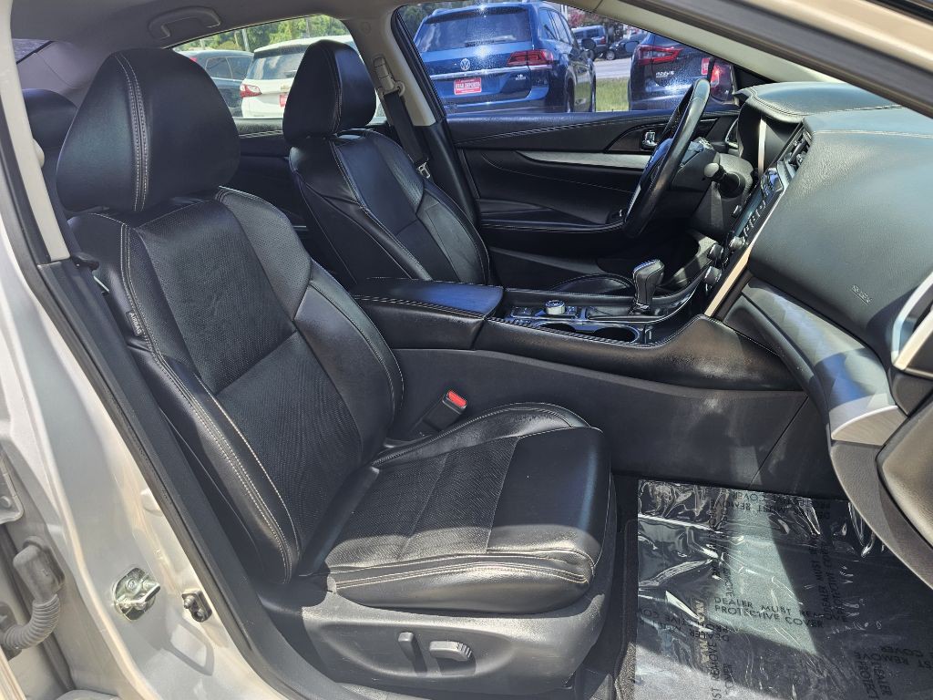 2017 Nissan Maxima Image 13