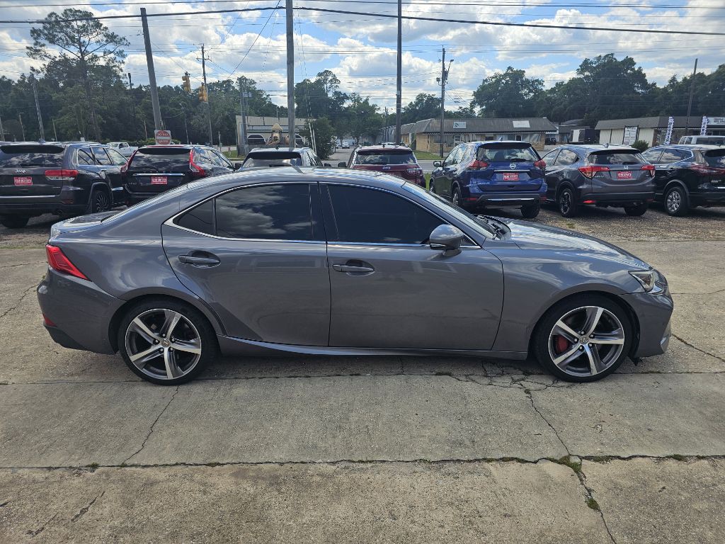 2017 Lexus IS Image 5