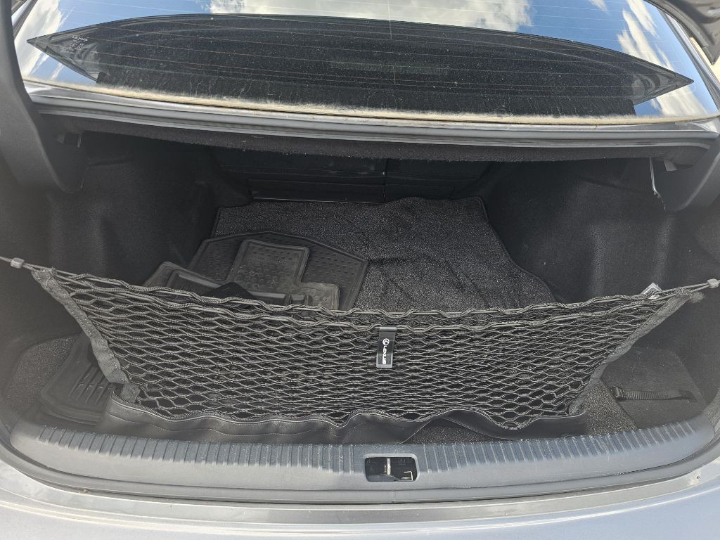 2017 Lexus IS Image 11