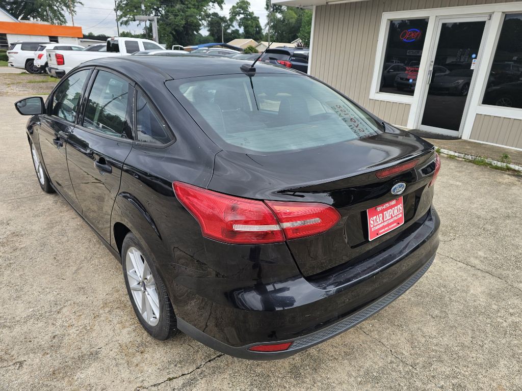 2017 Ford Focus Image 8