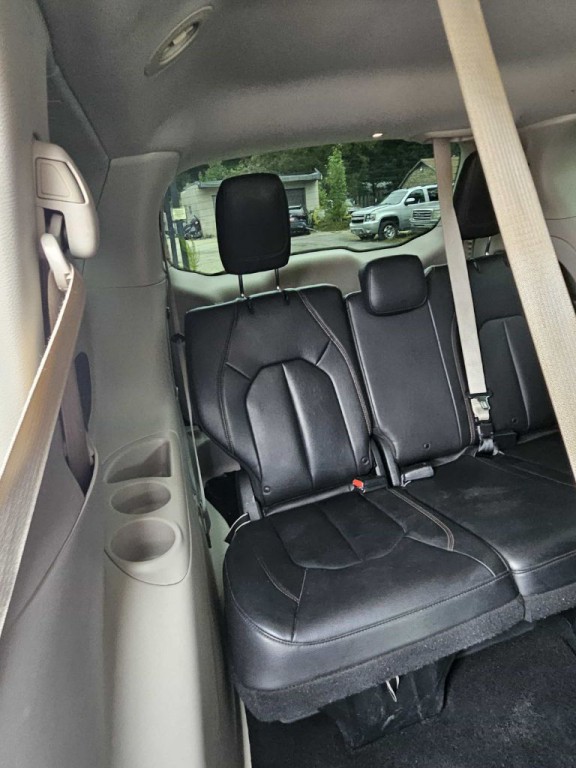 2017 Chrysler Pacifica Image 16