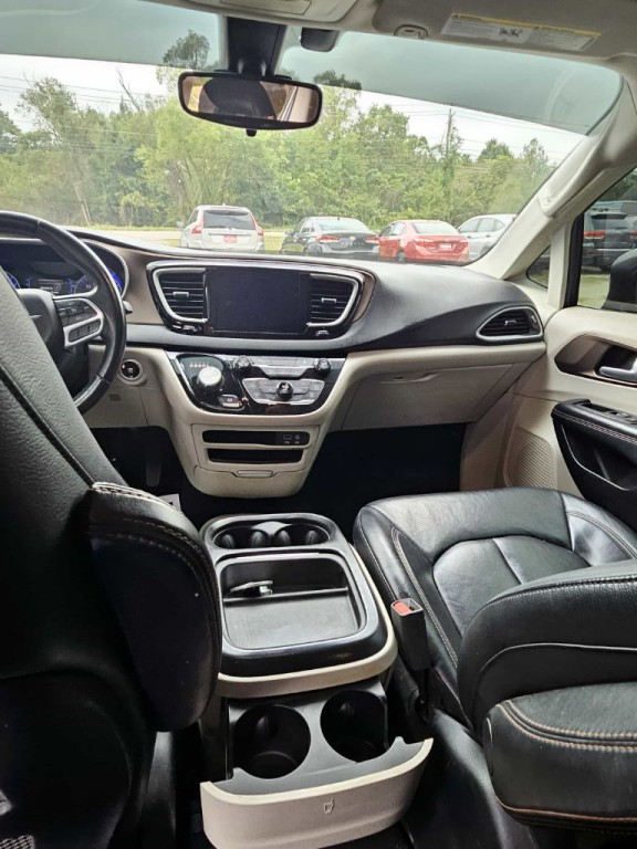 2017 Chrysler Pacifica Image 20