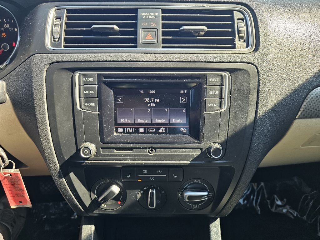 2018 Volkswagen Jetta Image 16