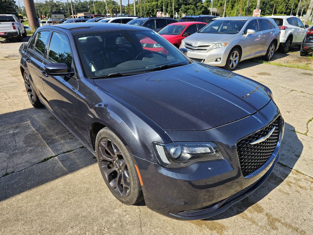 2019 Chrysler 300 Image 2