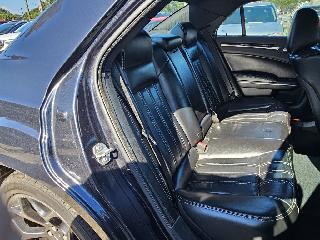 2019 Chrysler 300 Image 6