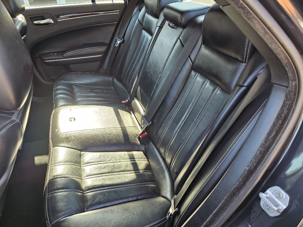 2019 Chrysler 300 Image 10