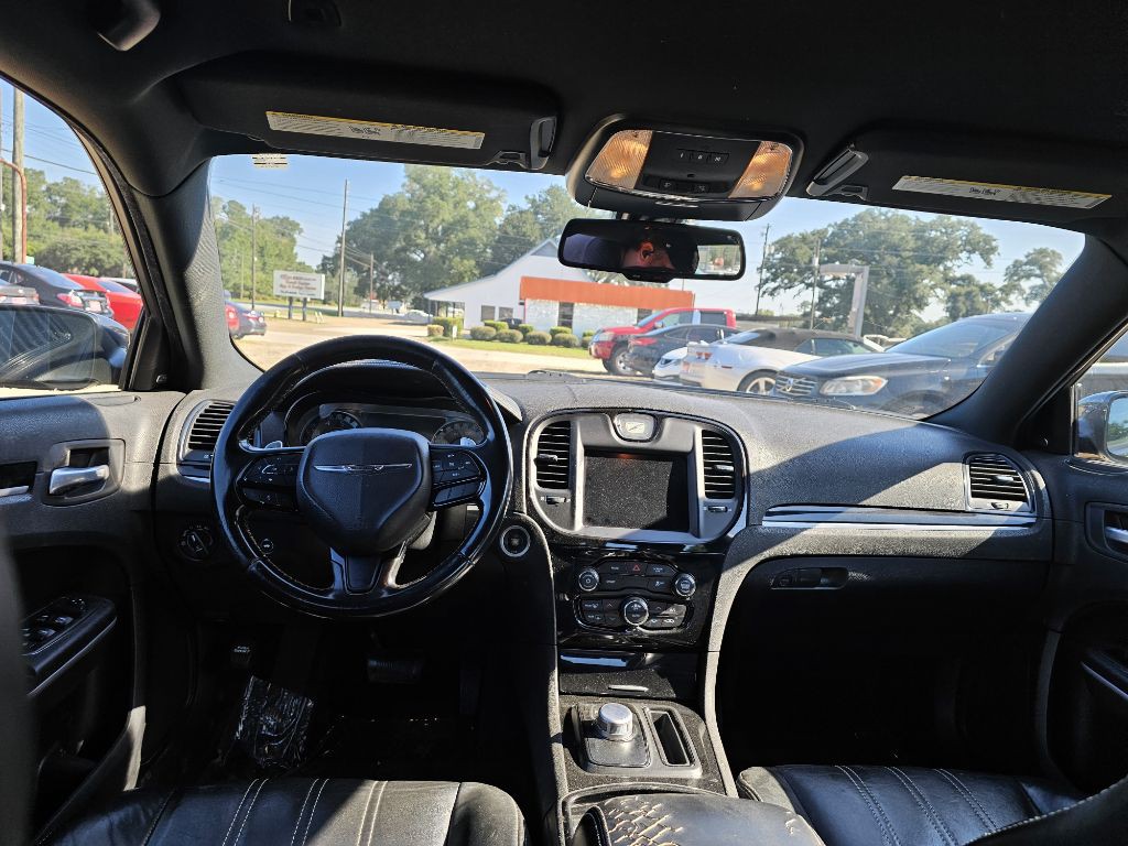 2019 Chrysler 300 Image 13