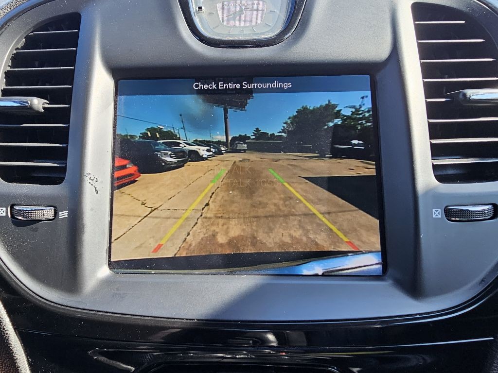 2019 Chrysler 300 Image 17