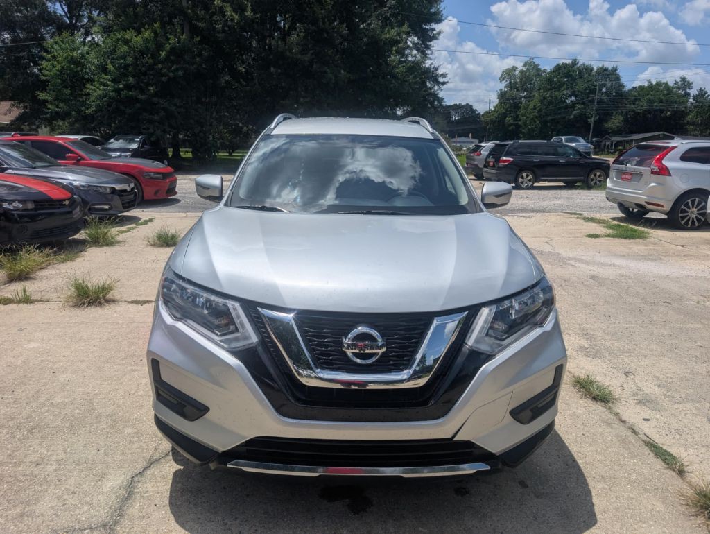 2017 Nissan Rogue Image 1