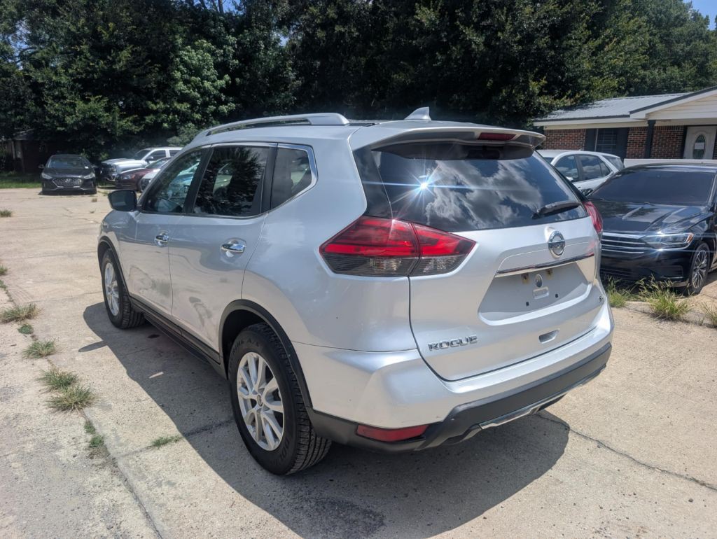 2017 Nissan Rogue Image 3