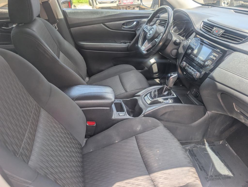 2017 Nissan Rogue Image 9